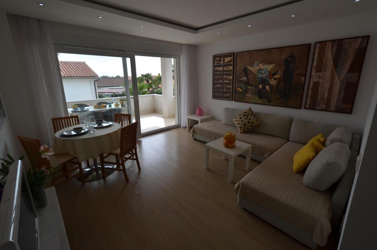 Apartments Karmen Maria Novigrad  Exterior photo
